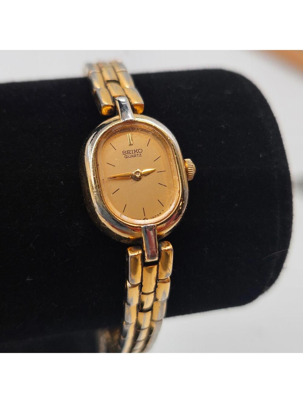 Vintage 1967 Seiko Ladies Mechanical Watch Cal 150-887F Rectangular w Box